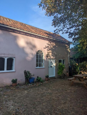 The Pink Cottage perfect for Business & Tourism